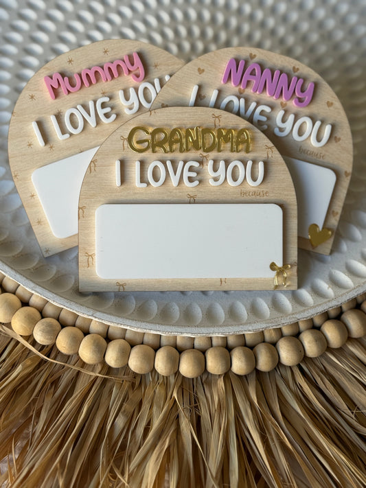 Mothers day | "I love you because" board  - Arch